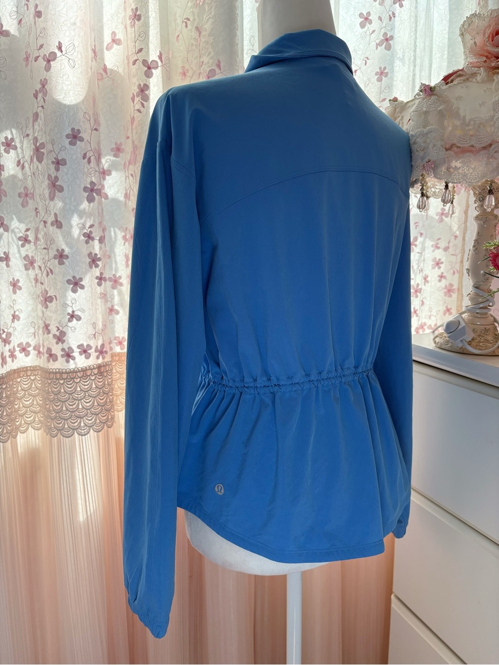 Lululemon UV-Protective Cinch-Waist Running Jacket - Picture 7 of 9